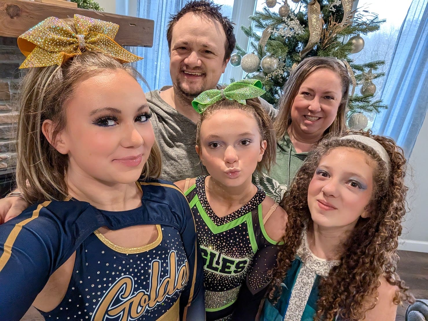 The whole family, 2025